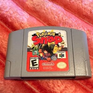 *Authentic* Nintendo Pokémon Game Cartridge - Gray